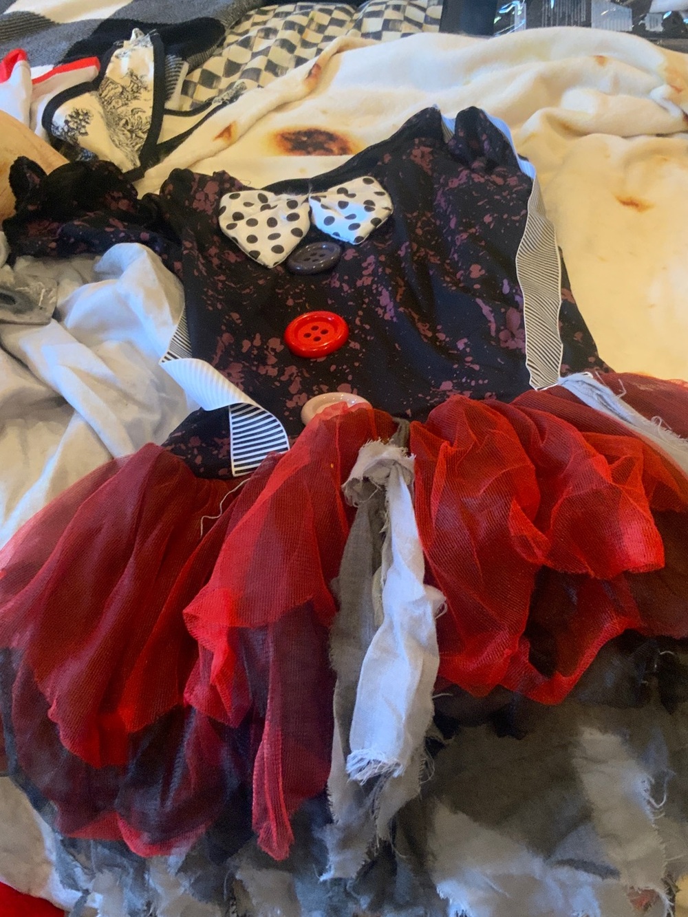 Womens/Girls Horror costume clown costume. Excellant condition.